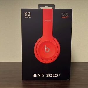 Beats Solo 3 - brand new in box - red